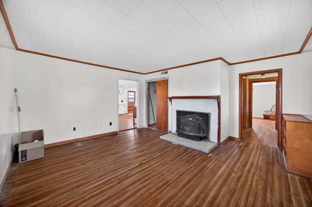 1298 S Bunker Hill Rd Sparta, TN 38583
