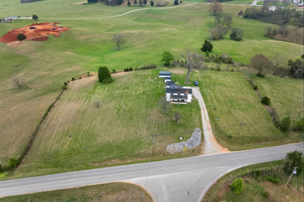 1298 S Bunker Hill Rd Sparta, TN 38583