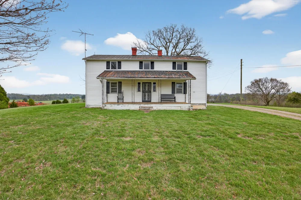 1298 S Bunker Hill Rd Sparta, TN 38583