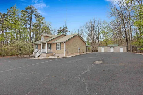 40 ROLLING HILLS LN