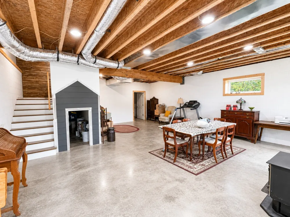 4042 Jones Hollow Road Lobelville, TN 37097