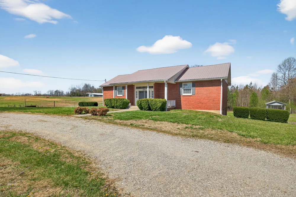 165 Almyra Rd Sparta, TN 38583
