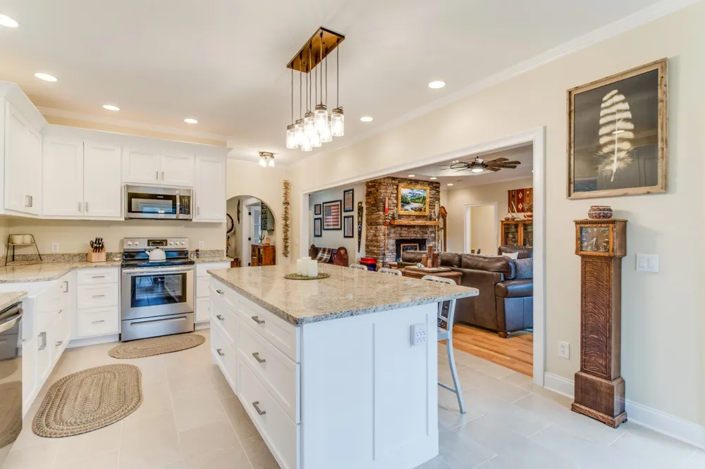 374 Eagle Lake Rd Coalmont, TN 37313