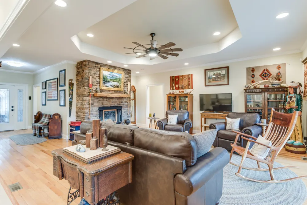 374 Eagle Lake Rd Coalmont, TN 37313