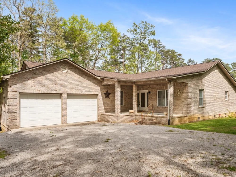 374 Eagle Lake Rd Coalmont, TN 37313