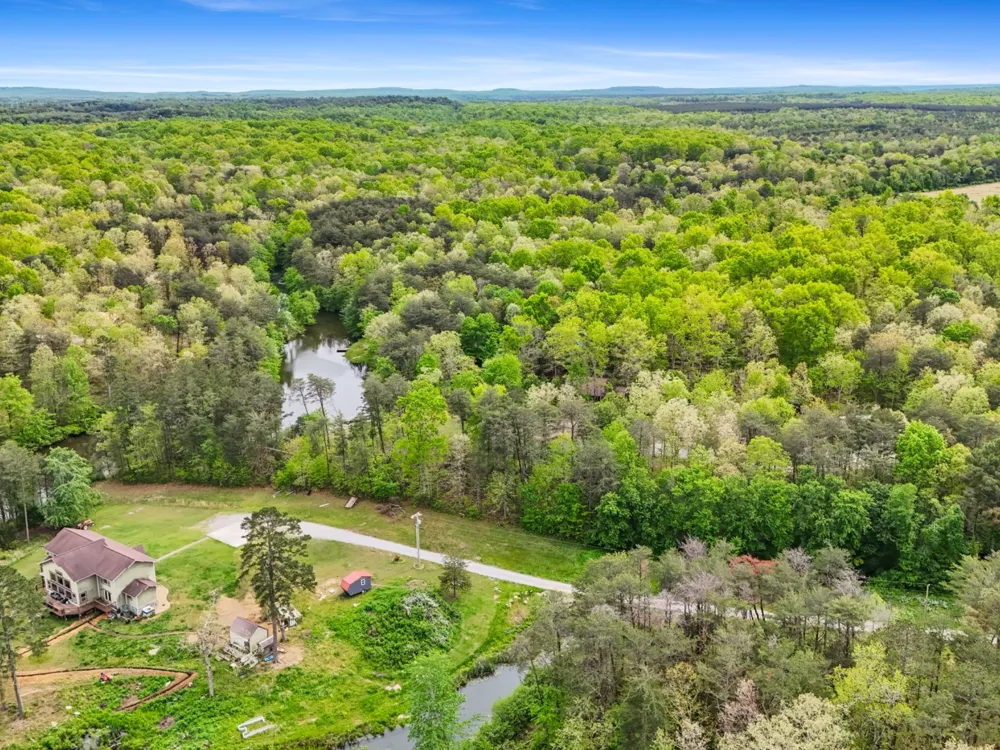 374 Eagle Lake Rd Coalmont, TN 37313