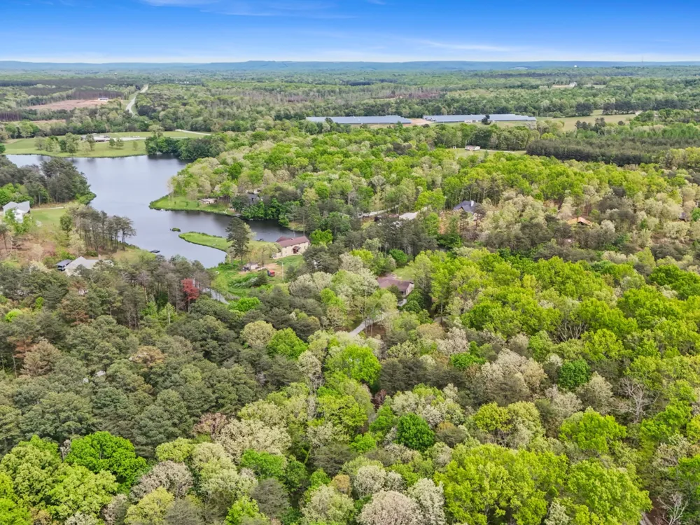 374 Eagle Lake Rd Coalmont, TN 37313