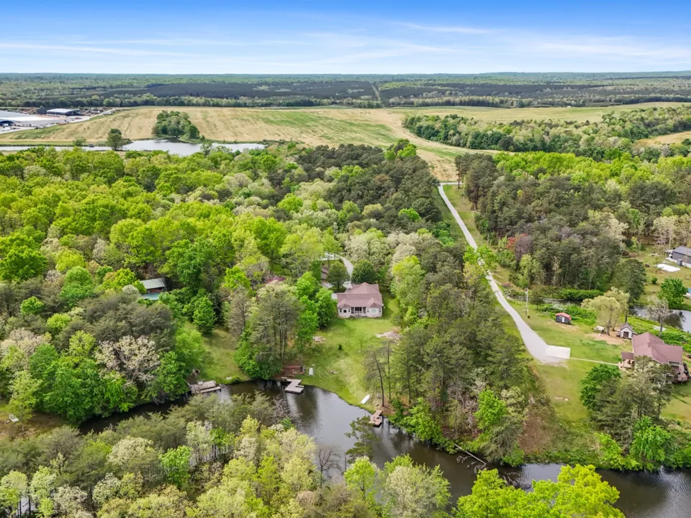 374 Eagle Lake Rd Coalmont, TN 37313