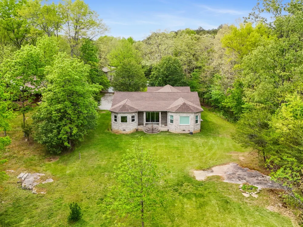 374 Eagle Lake Rd Coalmont, TN 37313