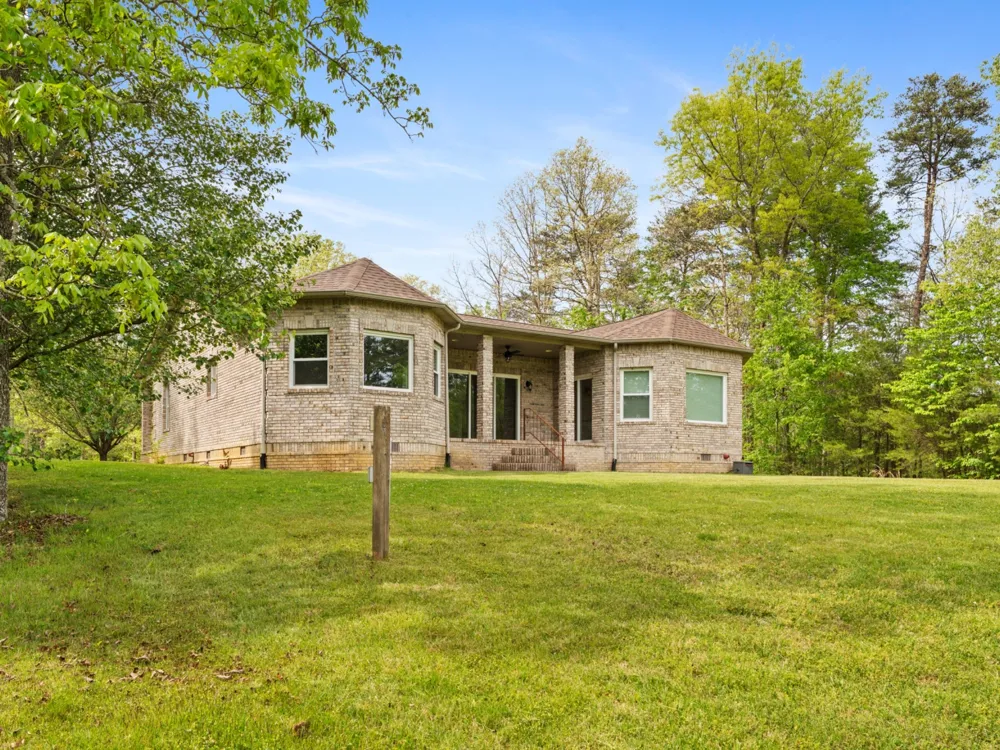 374 Eagle Lake Rd Coalmont, TN 37313