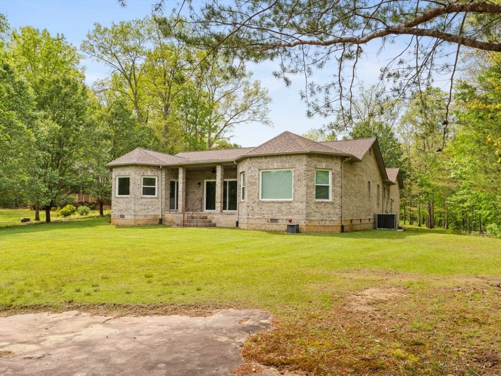374 Eagle Lake Rd Coalmont, TN 37313