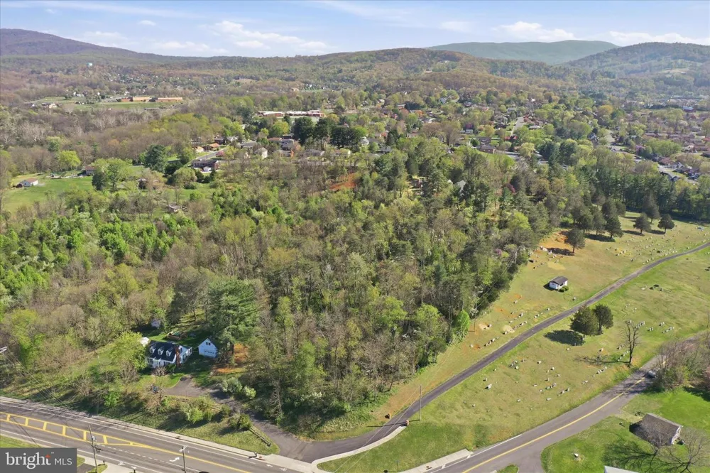 HAPPY CREEK ROAD Front Royal, VA 22630