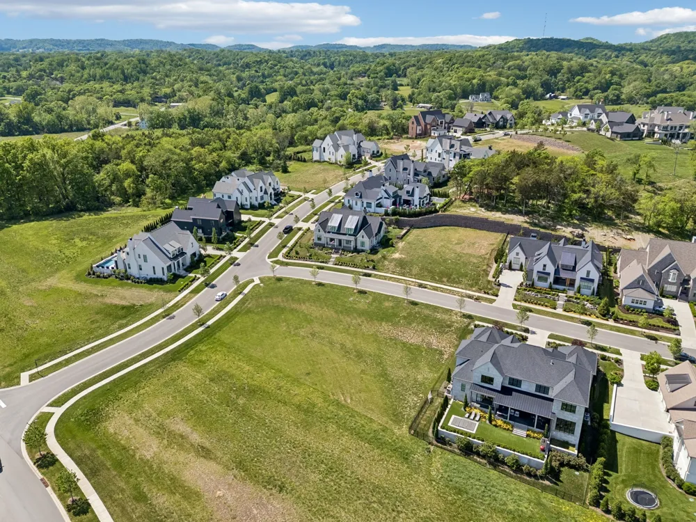 9004 Passiflora Ct College Grove, TN 37046