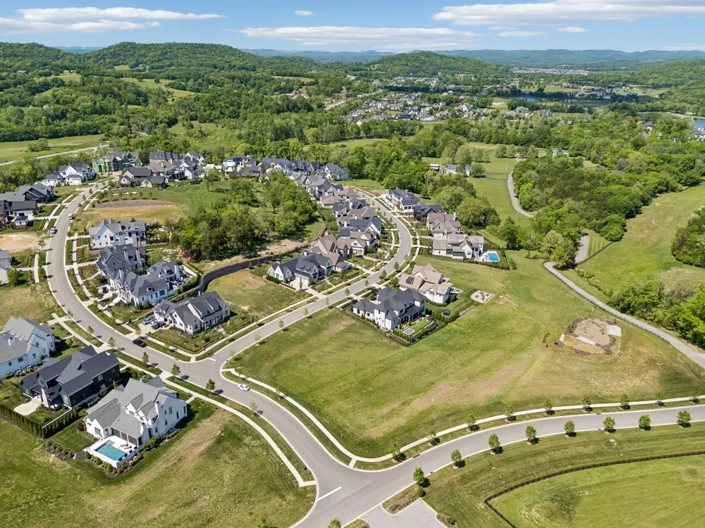 9004 Passiflora Ct College Grove, TN 37046