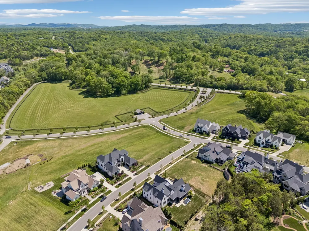 9004 Passiflora Ct College Grove, TN 37046