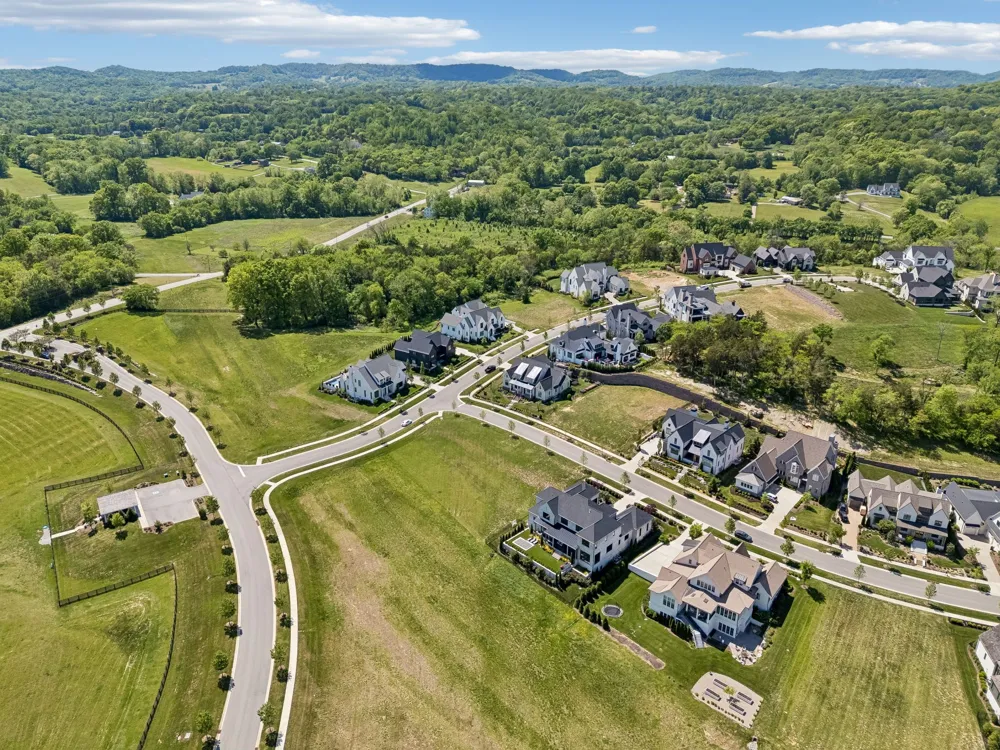 9004 Passiflora Ct College Grove, TN 37046