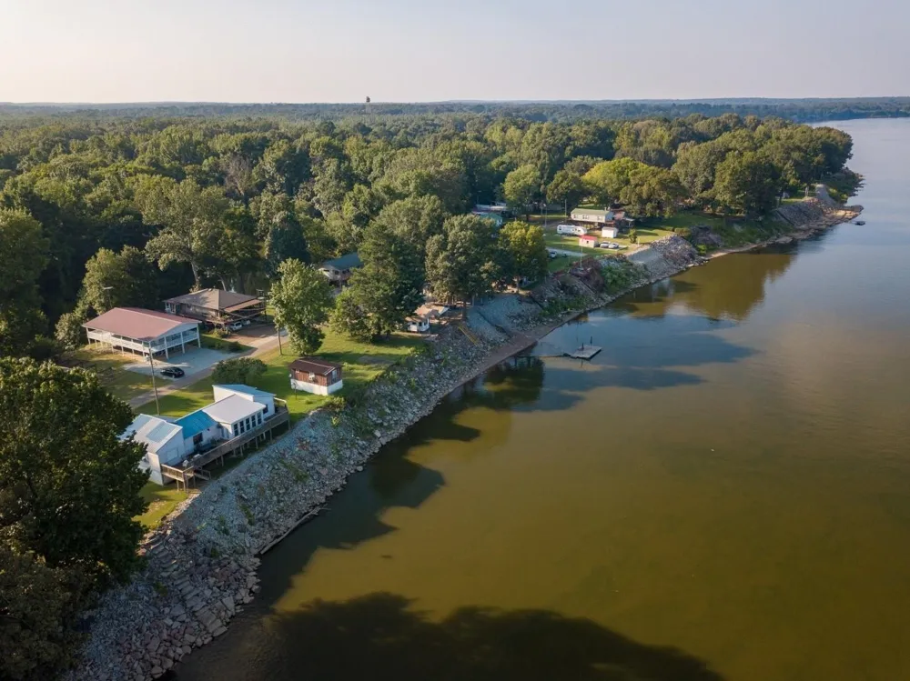 70 POINT WAY Saltillo, TN 38370