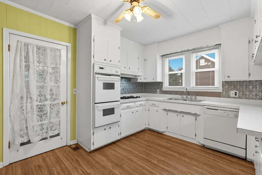 135 Main St Mc Ewen, TN 37101