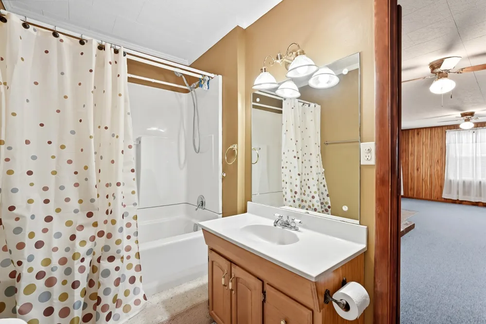 135 Main St Mc Ewen, TN 37101
