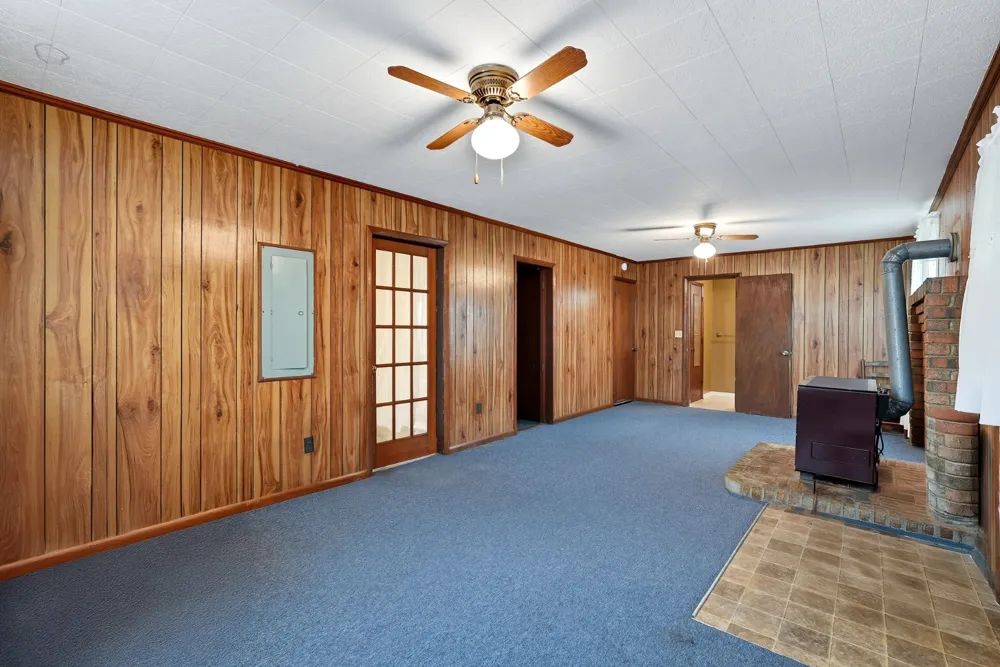 135 Main St Mc Ewen, TN 37101
