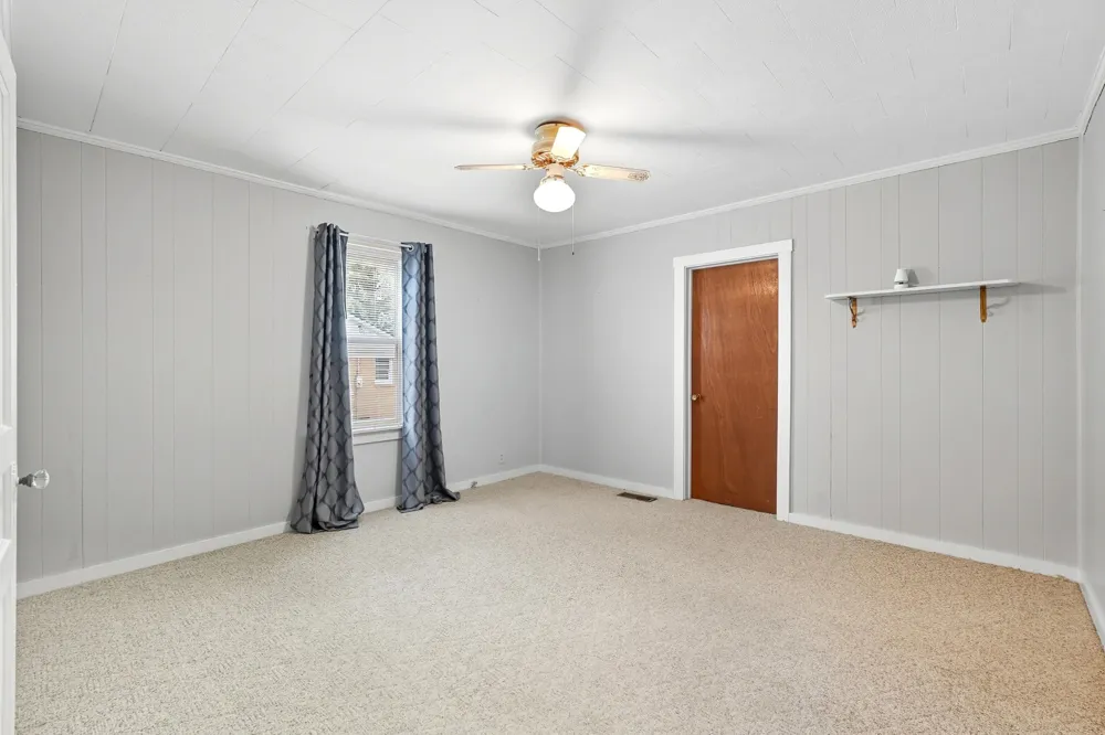 135 Main St Mc Ewen, TN 37101