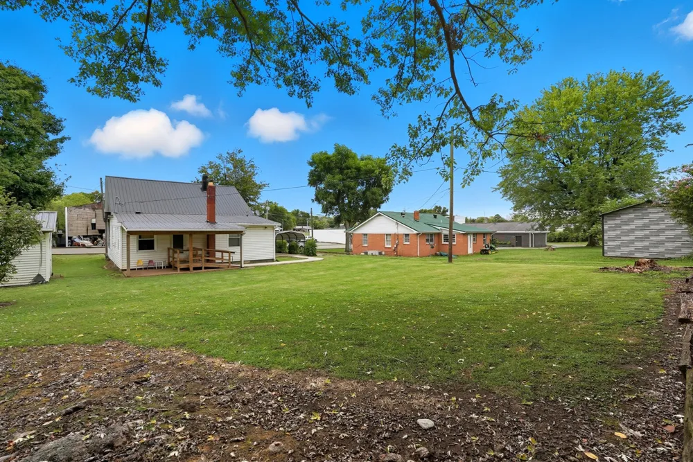 135 Main St Mc Ewen, TN 37101