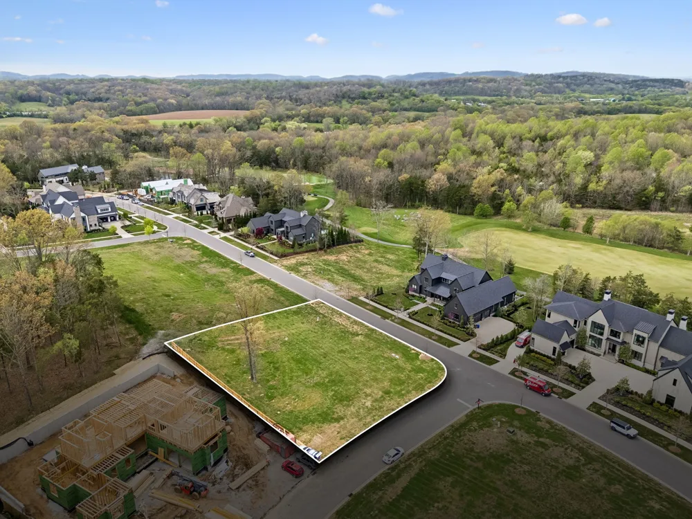 7124 Lanceleaf Dr College Grove, TN 37046
