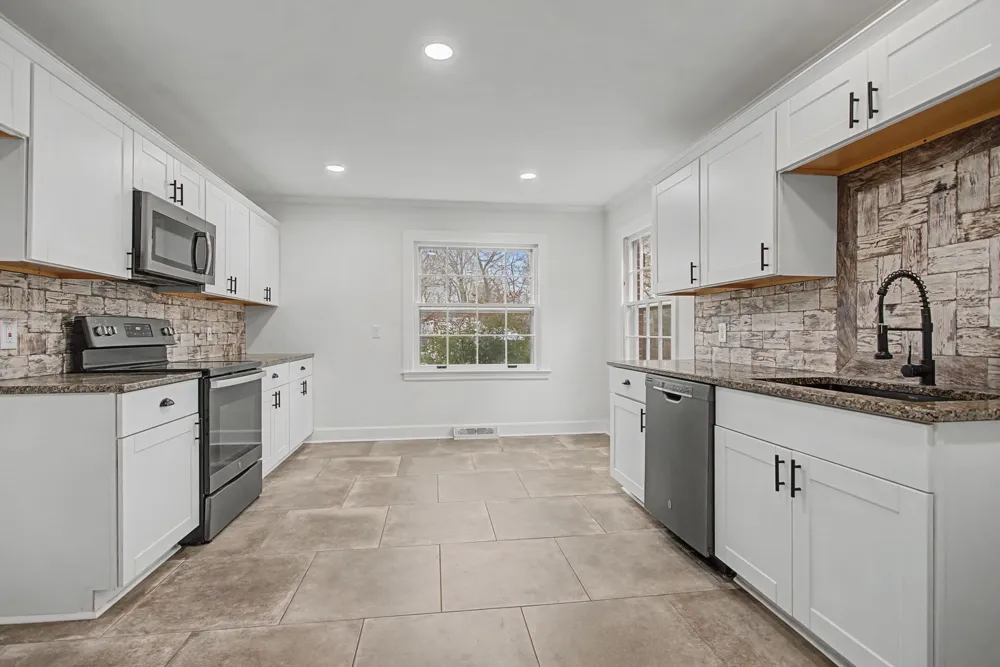 107 Cherry St Centerville, TN 37033