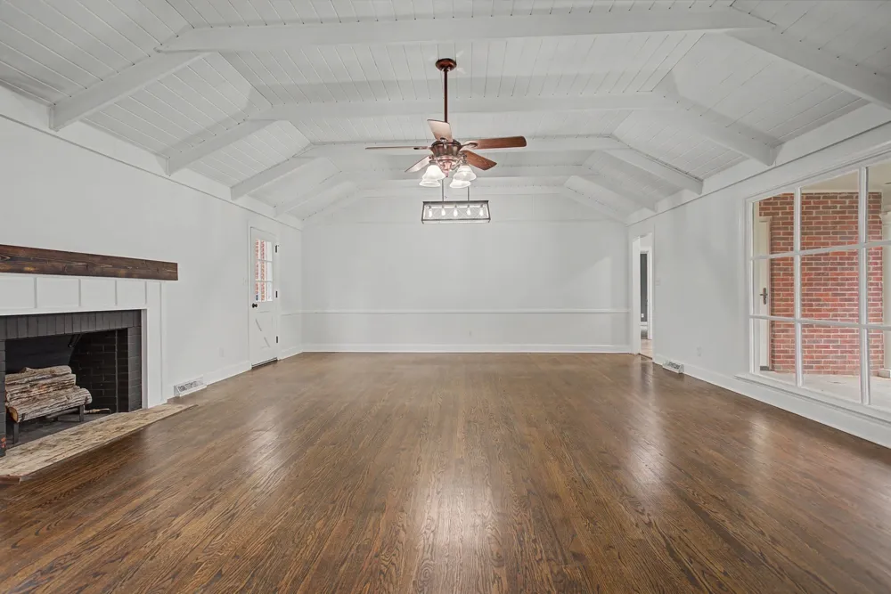 107 Cherry St Centerville, TN 37033