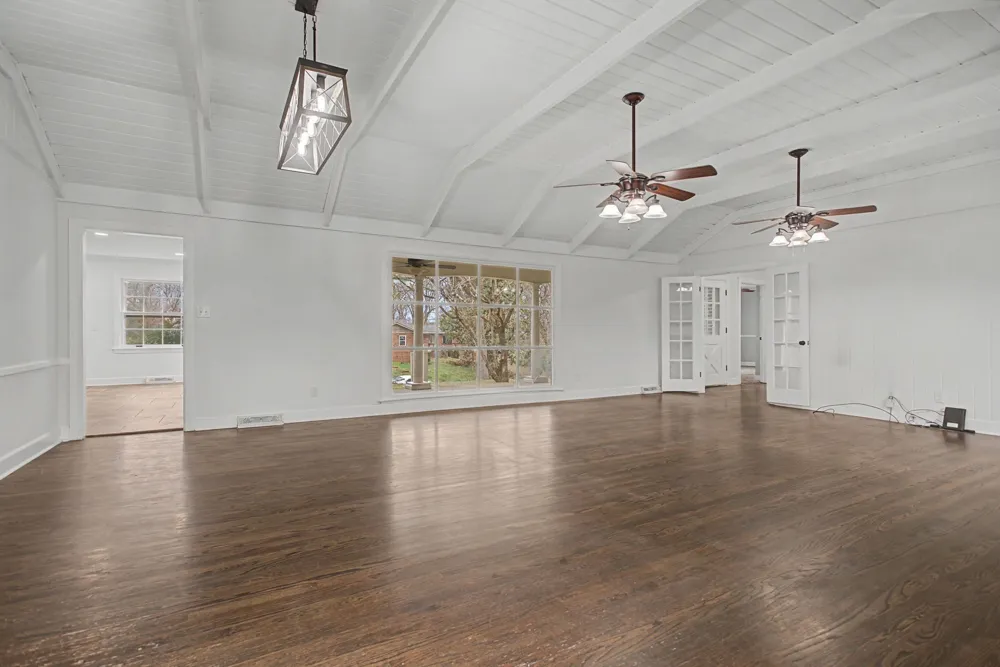 107 Cherry St Centerville, TN 37033