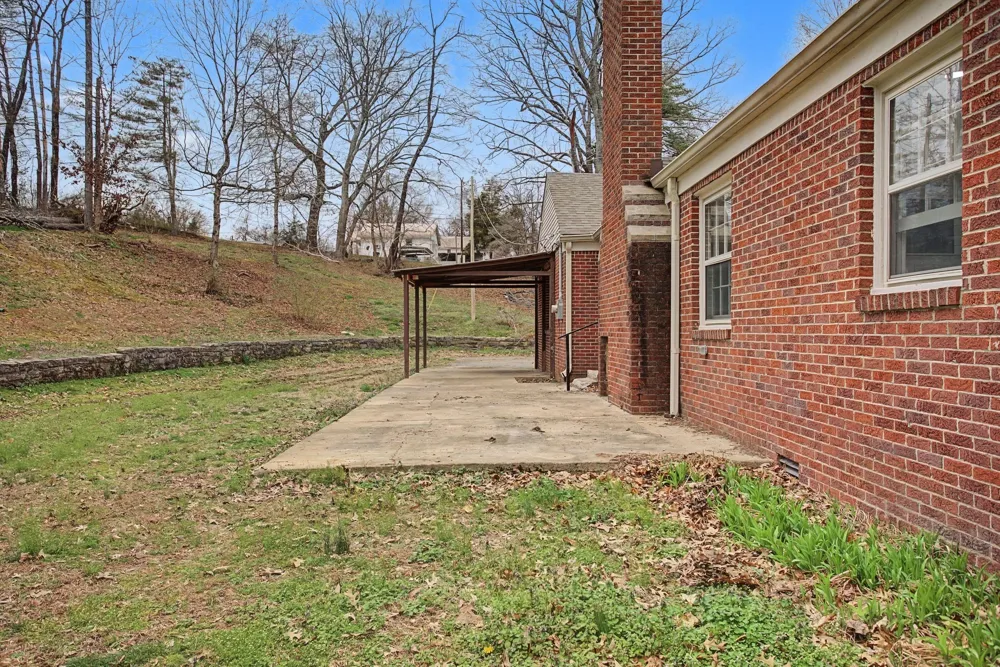 107 Cherry St Centerville, TN 37033
