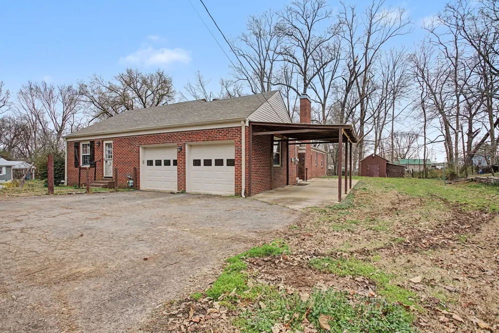 107 Cherry St Centerville, TN 37033