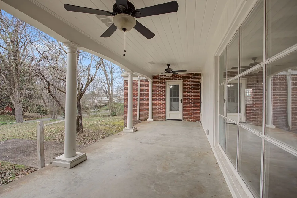107 Cherry St Centerville, TN 37033
