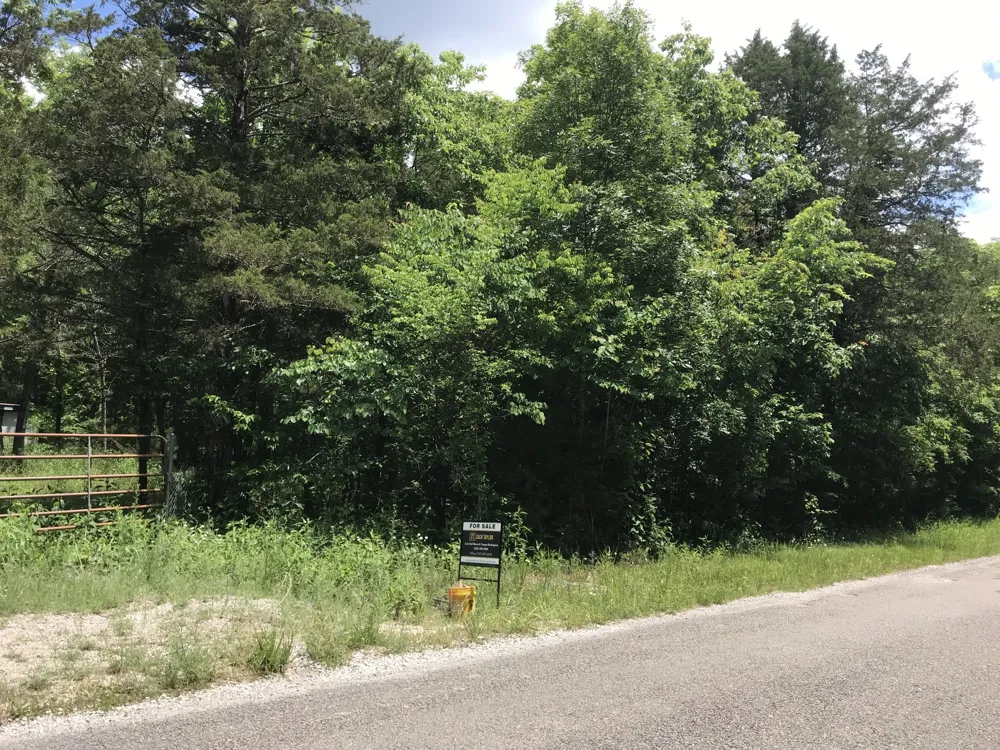1989 Luther Sharp Rd Columbia, TN 38401