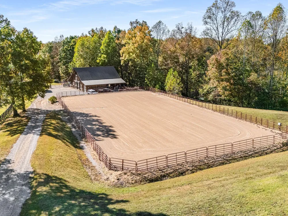 1032 Forest Dr Kingston Springs, TN 37082