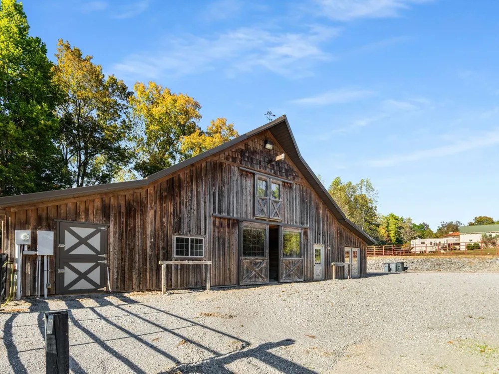 1032 Forest Dr Kingston Springs, TN 37082