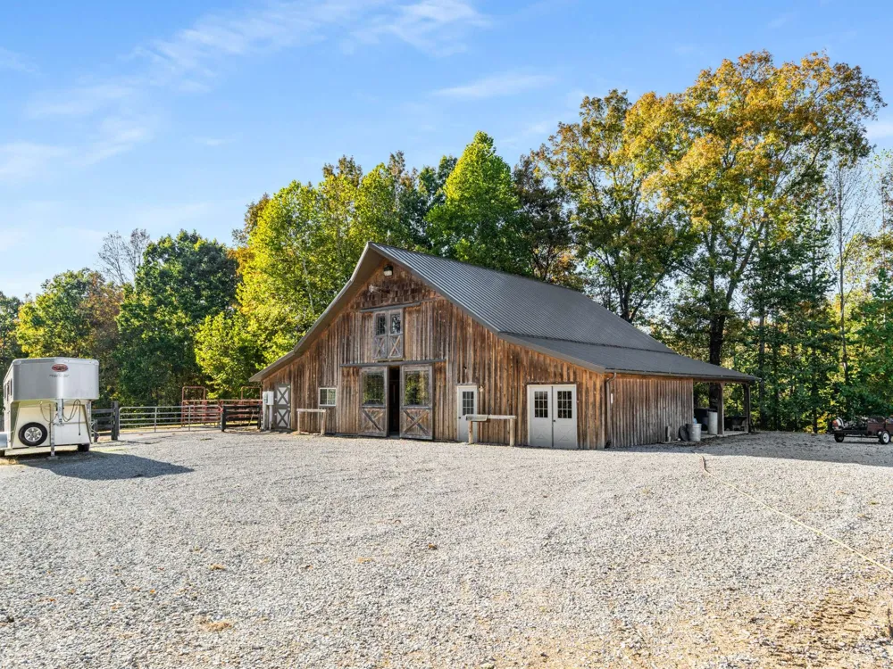 1032 Forest Dr Kingston Springs, TN 37082