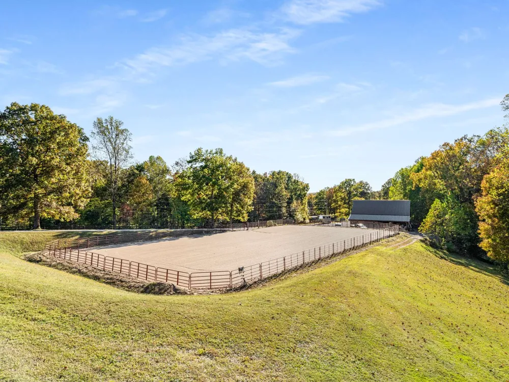 1032 Forest Dr Kingston Springs, TN 37082