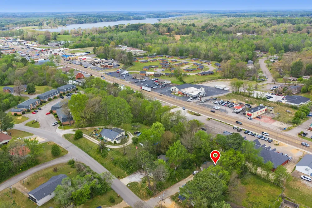 252 N Main St Lexington, TN 38351