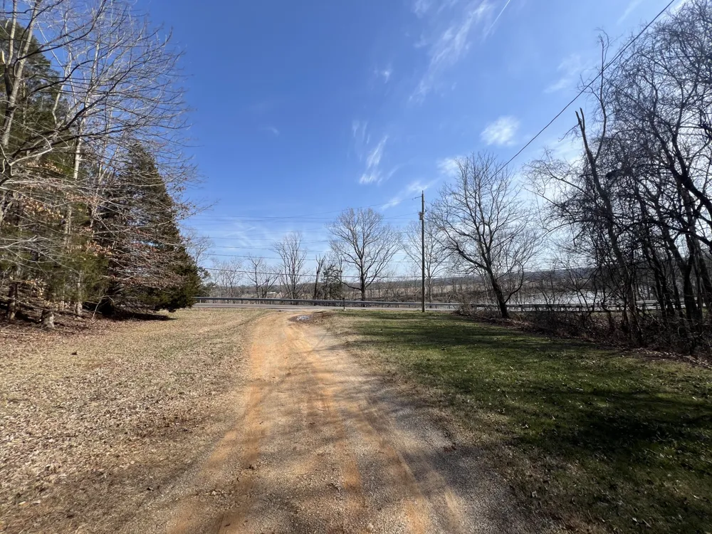 1200 River Rd Clarksville, TN 37040
