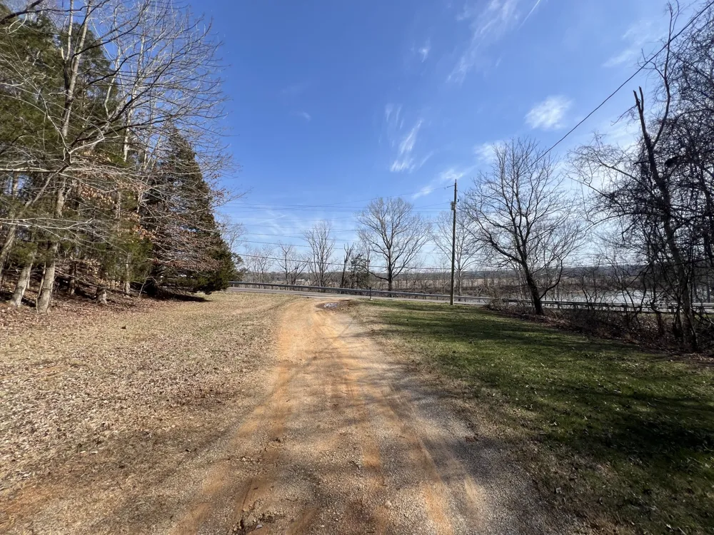 1200 River Rd Clarksville, TN 37040