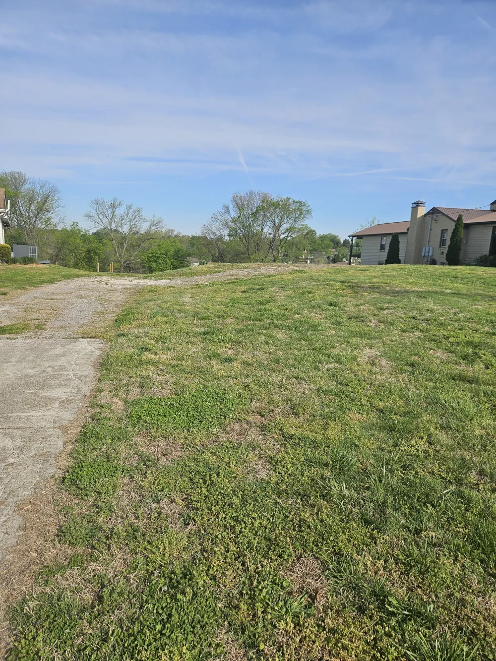 128 Lakeview Dr Hendersonville, TN 37075