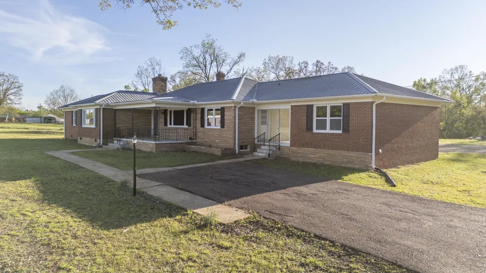 10135 Hwy 128 Savannah, TN 38372