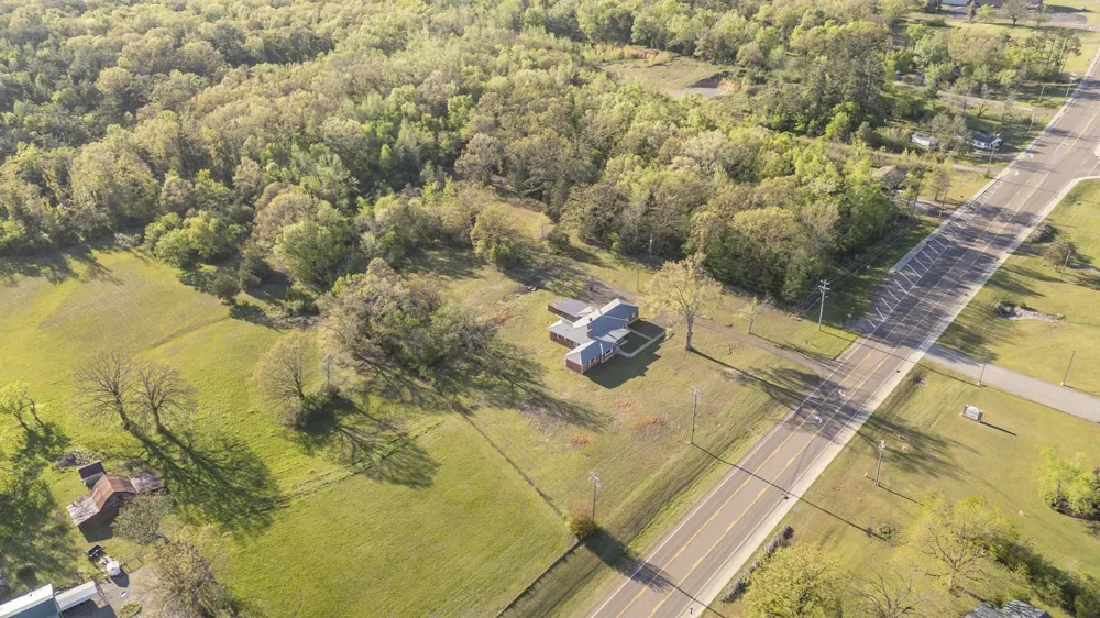 10135 Hwy 128 Savannah, TN 38372