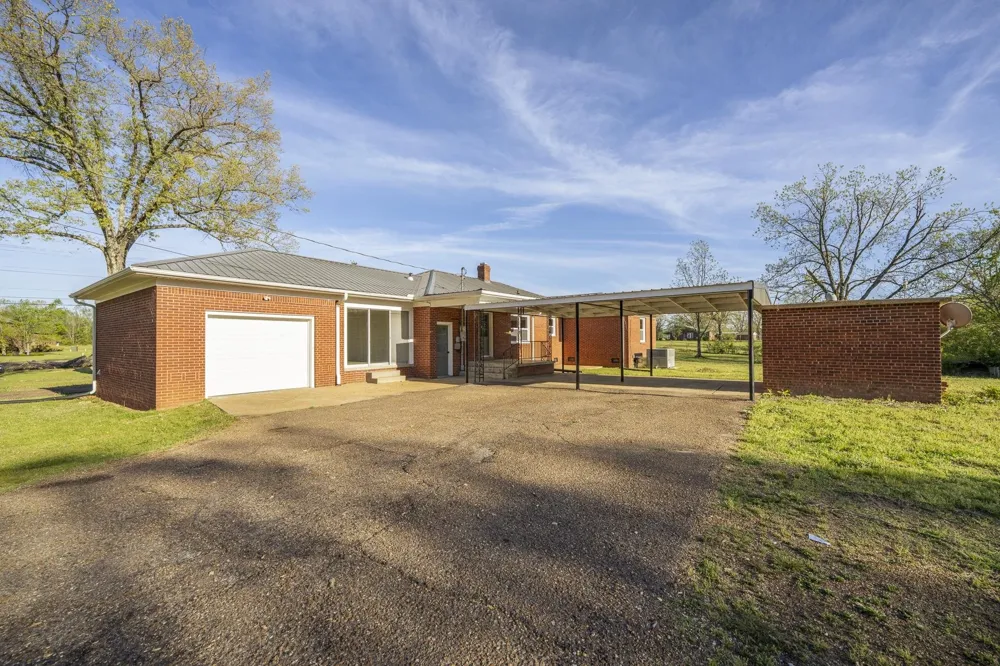 10135 Hwy 128 Savannah, TN 38372