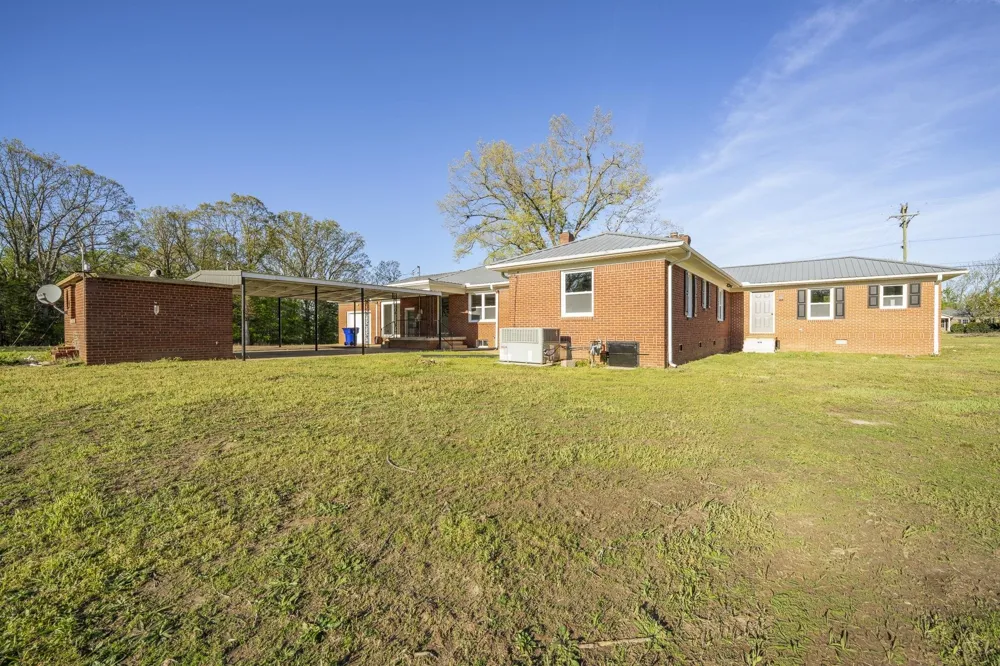 10135 Hwy 128 Savannah, TN 38372