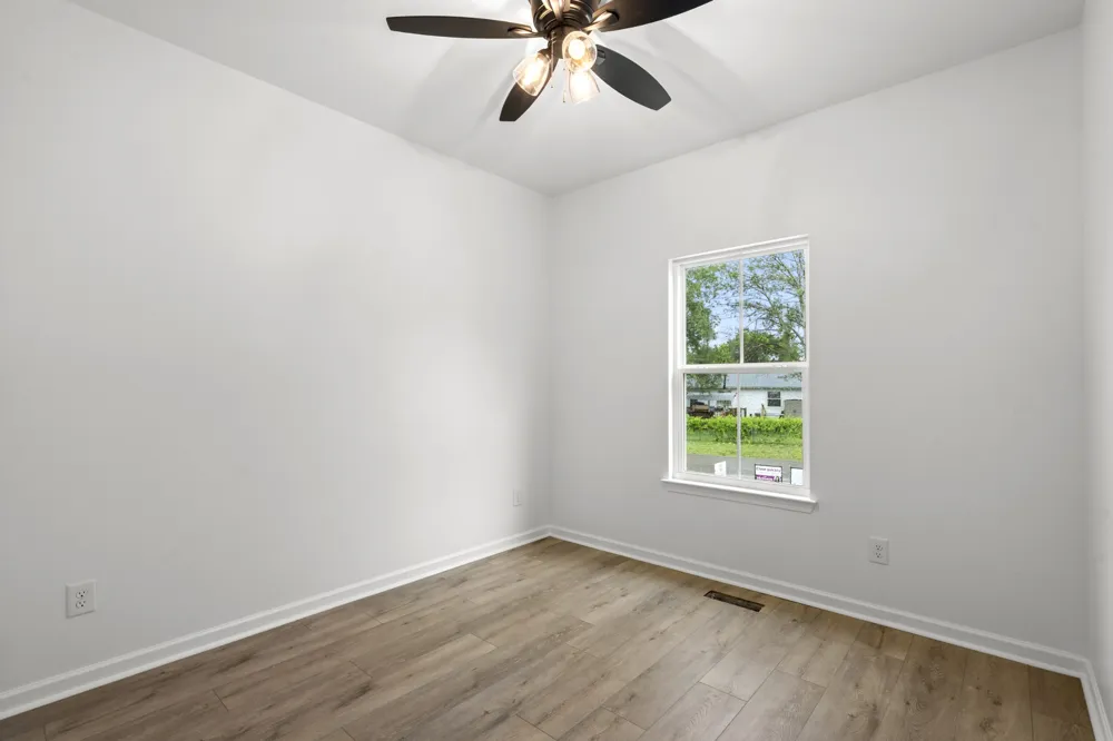 945 Wilkie St N Mc Ewen, TN 37101