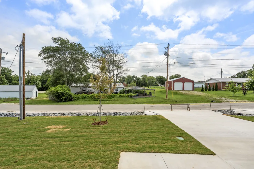 945 Wilkie St N Mc Ewen, TN 37101