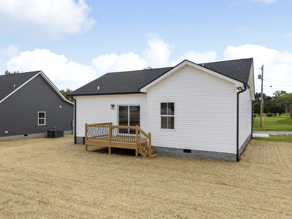 945 Wilkie St N Mc Ewen, TN 37101