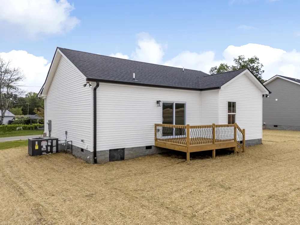 945 Wilkie St N Mc Ewen, TN 37101